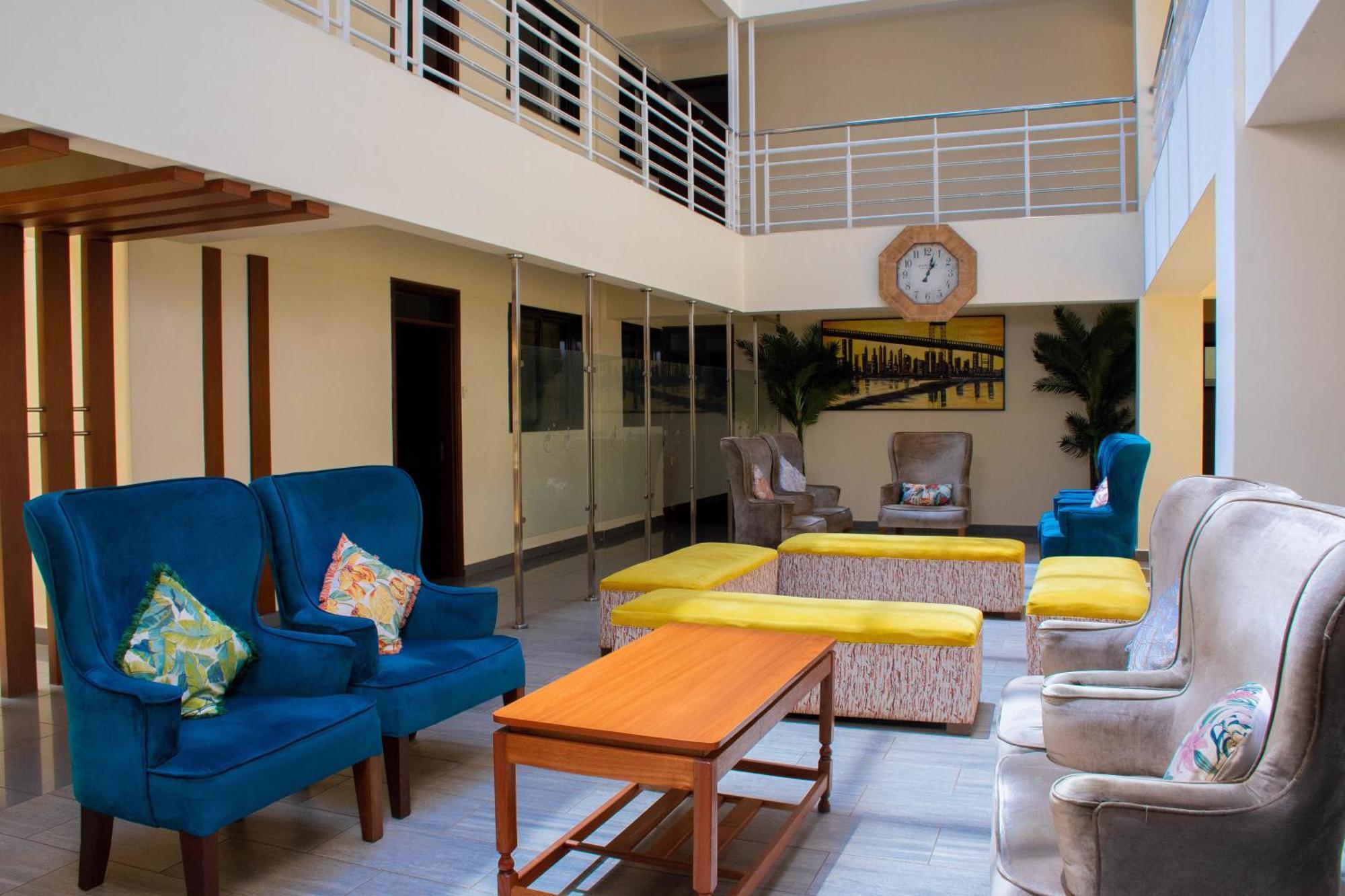 Cranes Suites Hotel Kitale Exterior photo